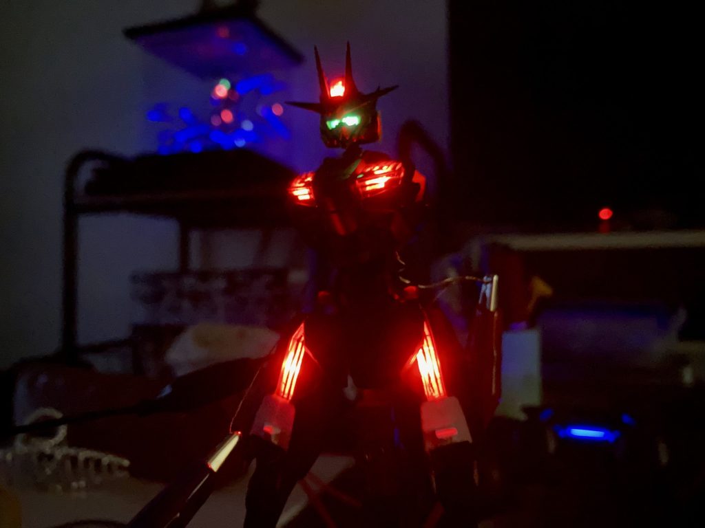 電飾する際に左半身のledがショートした時は捨ててやろうかと思いました。