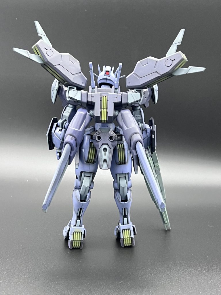 塗装はいつものようにブラック立ち上げのエアブラシです。バックパックについた長めのエスカッシャンの塗装ハゲが怖くて、もう取り外せない…