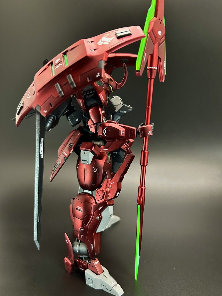 真横からキャンディが映えるようにスジボリはひかえめにしました