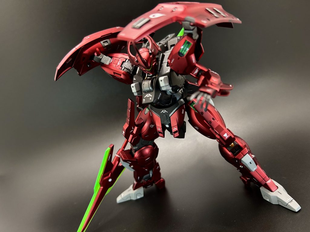 戦ってる風のポージングデカールは専用のものとコーションを使いました