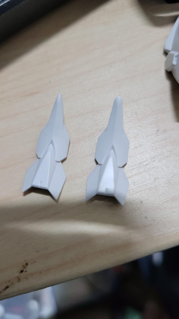 テスタメントの時にもやりましたが、ここは尖らせたほうが映えるなってとこはちょくちょく尖らせてます。