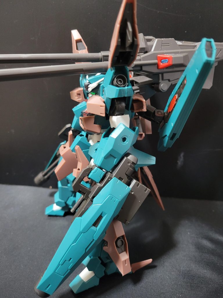 横のショットも重MSらしさを残しつつ、ルブリスウルの面影も感じられる様にしました。 