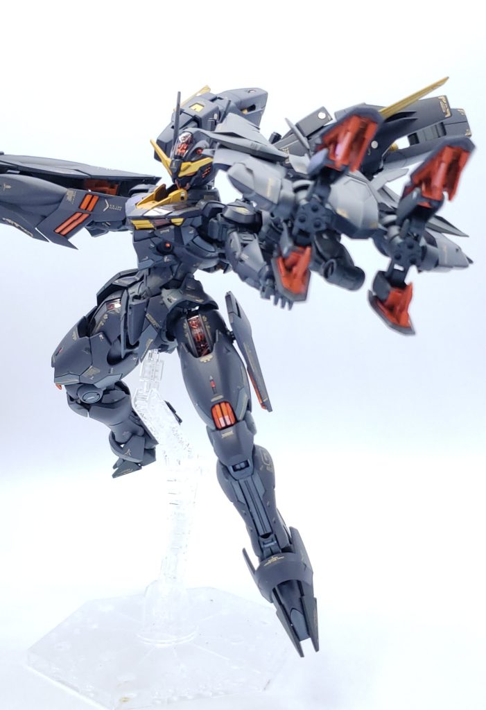 バンシィのヴァイブロ・ネイルのような超振動破壊兵器をイメージしています。パーメットスコア5以上のガンダムを倒せる唯一の武器！……の妄想