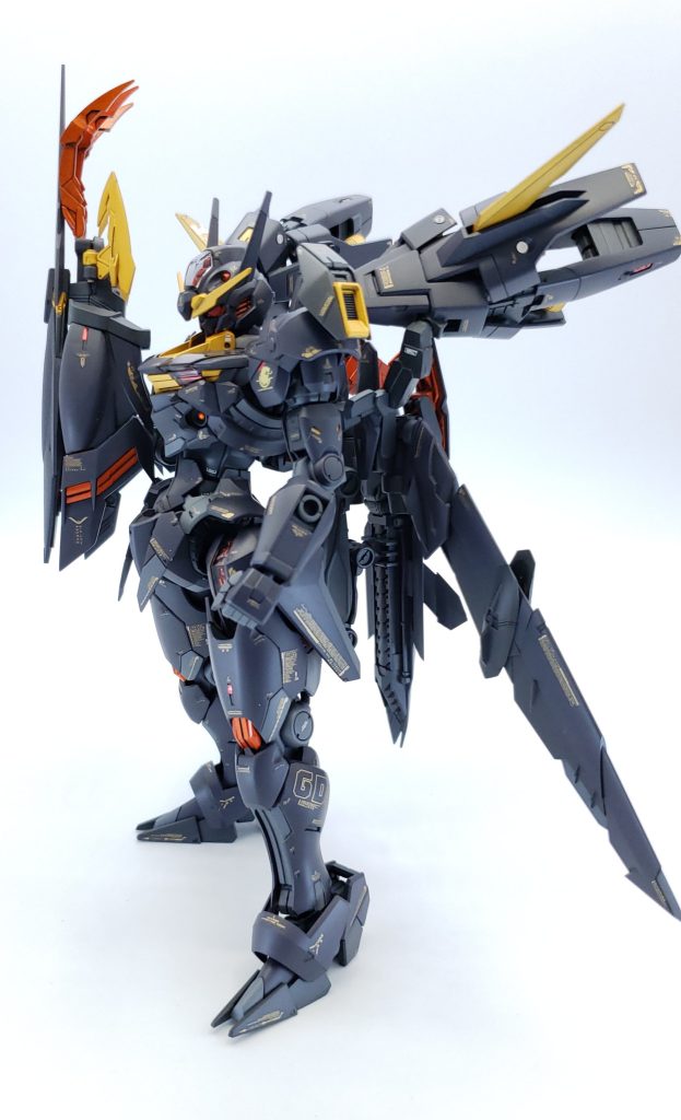 フルメカ エアリアルにテスタメントのトリケロス改、ディバインストライカー、トールギスのスーパーバーニアをミキシング。シルエットはエアリアル改修型をイメージし、カギ爪で魔女っぽさを表現！ルブリス・ジウの｢虎の手｣から｢魔女の手｣を思いつきました🤭