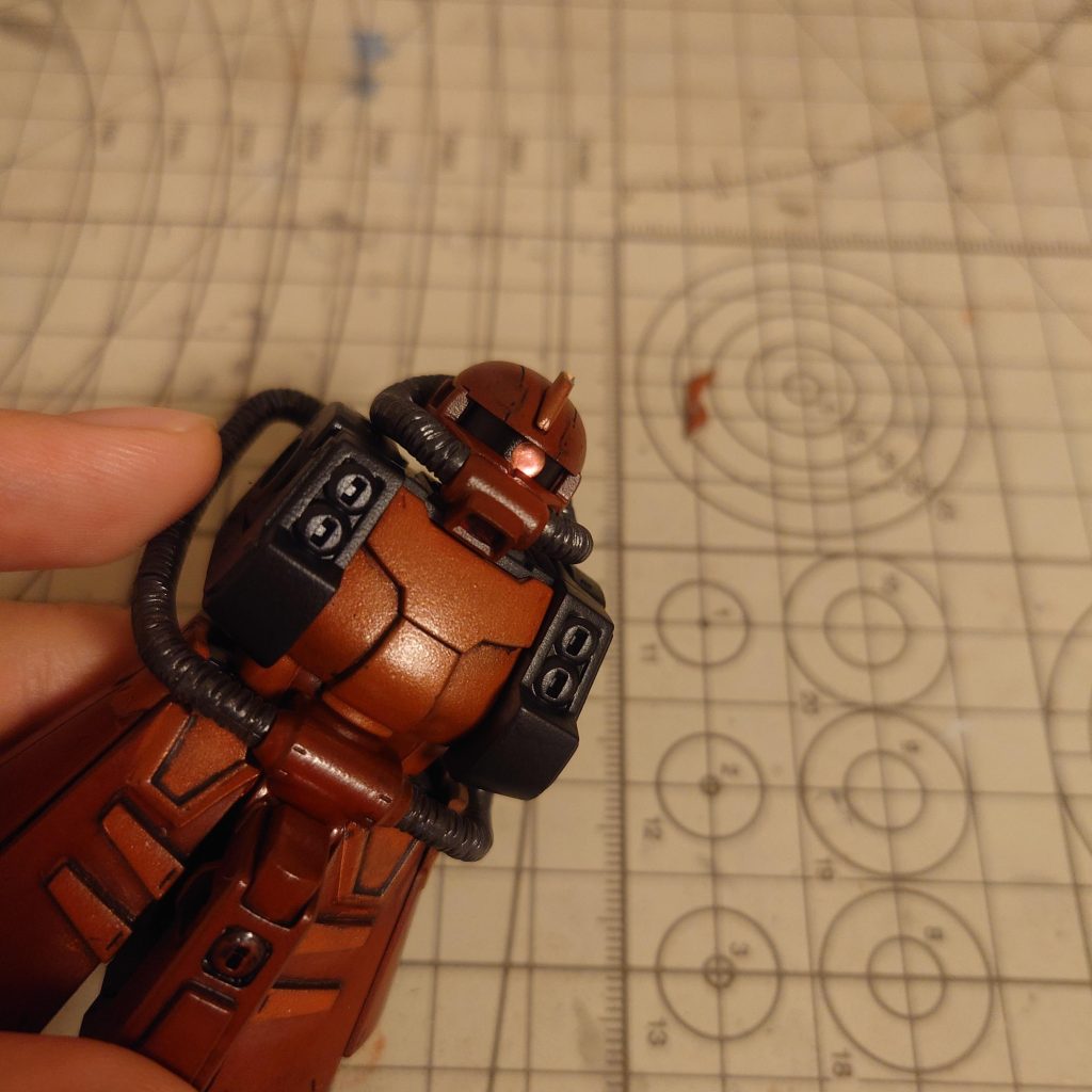 角のグレー部はスジボリにしたので、強度の問題でやっちまったり