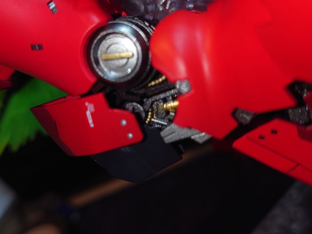 細かいところは筆塗り