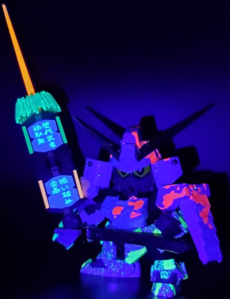 あくまでも企画アピールの番外キャラということで、他の企画参加作のネタ潰しにならなさそうな方向を狙って作りました。「いつの時代、どこの世界から来てるのかよく分からない」という雰囲気を目指しています。