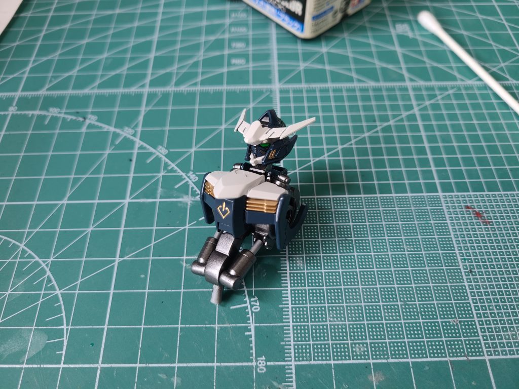 脱ぐとまた印象が変わりますね