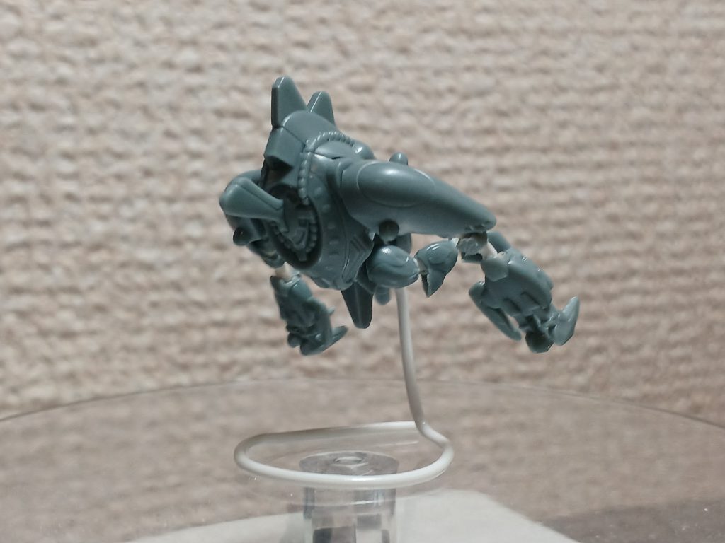 潜航形体。台座は、あまりの針金。