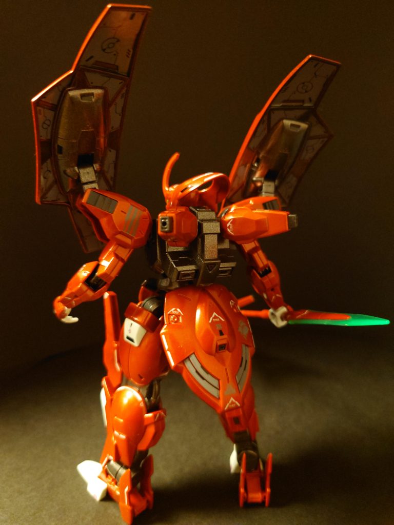 肩やリアスカートのダクト内部からアンビカー裏のトラス内部まで水転写デカールです。