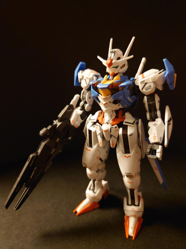 水星の魔女のキットは出来が良いですね内部フレームと武装のみ黒鉄色で塗装、水転写デカールはくどめに仕上げました。