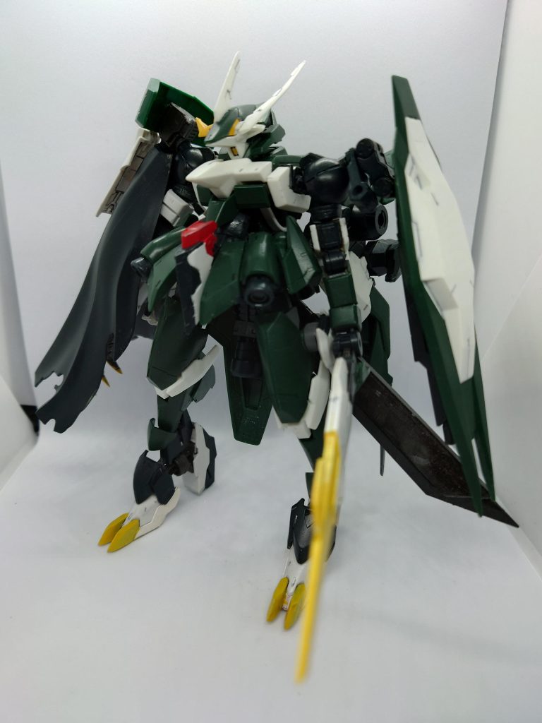 型式番号：EB-08ifc機体名：レギンレイズ・IF「もしも（if）」、火星での決戦後、大破した「鉄華（Iron Flour）」団の御旗たるバルバトスのパーツを組み込んで改修されたレギンレイズ・ジュリアのカスタム機。戦いを通じて、鉄華団の面々の生き様を理解したジュリエッタが、彼らの存在を忘れない為にカスタム、及びパイロットを志願した。殆どのパーツはレギンレイズ・フレームで構成されているものの、一部に無理矢理ガンダム・フレームを組み込んでおり、制御は不安定ながら高い出力を誇る。