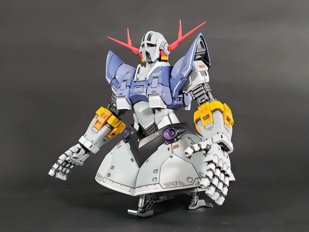 脚もランドセルも外せるのでジオングにも出来ます