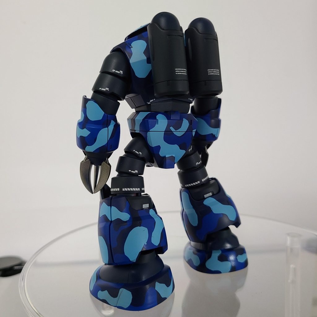 デカールは有り合わせでRG風に