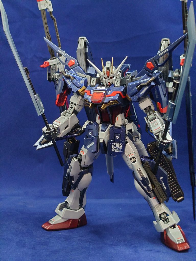 腰には境界戦機の薙刀を柄を短くして装備してます。