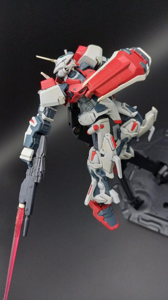 アストレイロストフレーム–3枚目/制作者：パイルばんかー