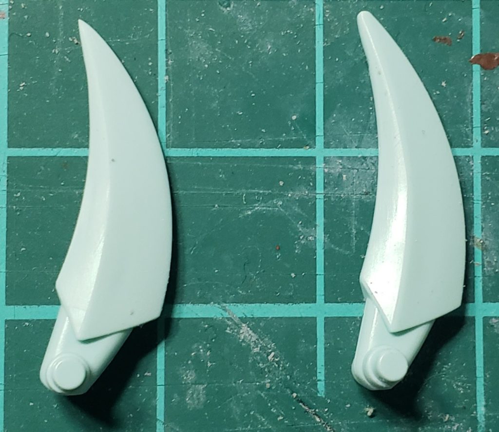 クロー先端をシャープに削り込みました。