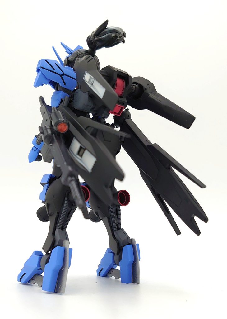 腕、脚は小加工で付いたので楽でしたが、バックパック、スカート周りは接続パーツを無理やり作って移植しました。