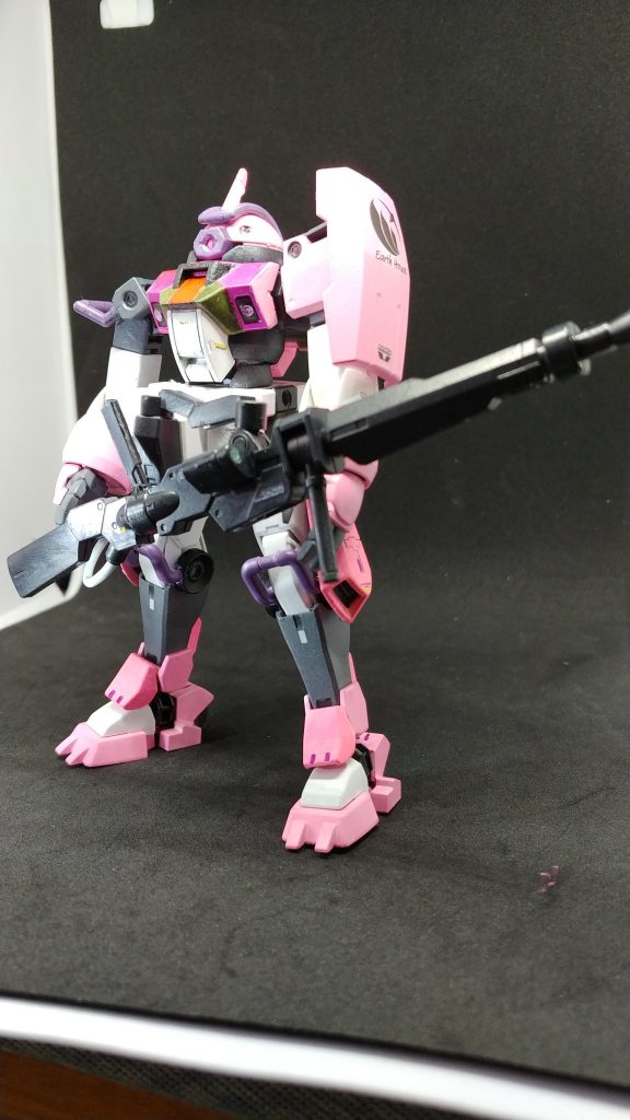 初めビームライフルを両手で持たせようとしてましたが、何か上手くいかずやっちゃいそう💦だったんでやめました。