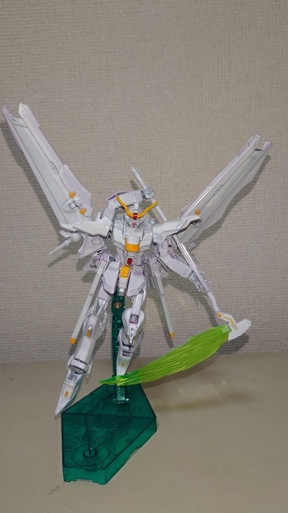 サイズの待機はこの姿勢が一番好き。DEATH NOTEの月が構えていたかな？ここまで可動域があるのは素敵です！