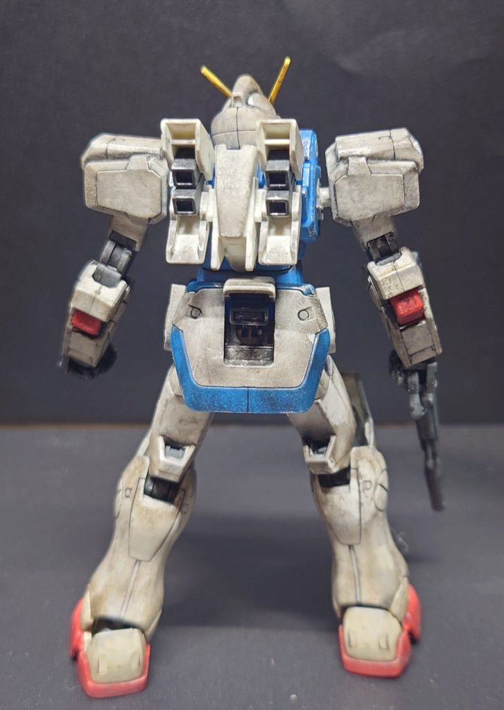 初めてのウェザリングで加減が分からなくて全てにおいて適当にやりました。汚しすぎた感じがありましたがカメラ越しで見るとちょうどイイ感じになってる気がします。