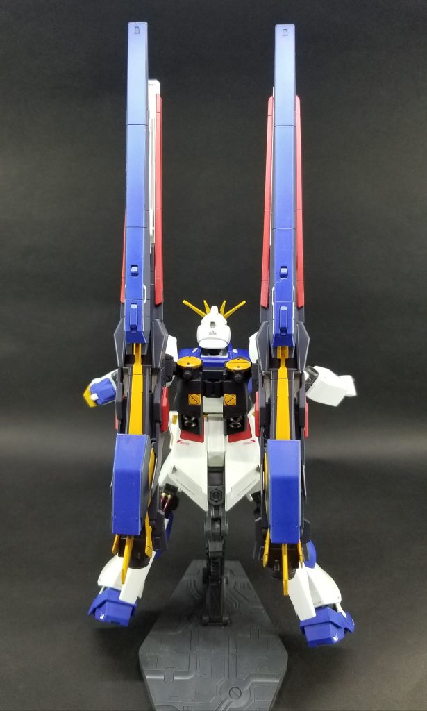 後ろから・・・この、ロングレンジうんちゃらかんちゃらのカラーリング、結構好き