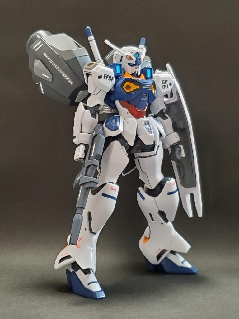 今回はプレバンより着弾しましたエンゲージゼロの制作です😌🎶注文したのもすっかり忘れていましたが、今描いている0083年にちょうど出てきてもおかしくない機体だったので、制作し出演させる事を決めました😎✨初めて制作する機体なので、ワクワクしながら基本いじらず仕上げてます👍今回の制作ポイント~🤩🎶①今回はジャミトフ、バスク配下の部隊設定なので、のちのティターンズを意識してカラーリング塗装しています😊白の成形色以外は筆🖌️全塗装~✴️🟦はティターンズブルー2にインディブルーを8:2で調合❗全体的に🟥部分を減らして配色しました😊✨🟨はオレンジイエロー、バーニア内部やお腹の🟥はシャアレッドを使用しています🎵バックパックのカラーリングは成形色が青緑?で好みではなかったのでファントムグレー、ニュートラルグレーで仕上げてます👍仕上げは艶消しスプレーでfinish~👊✨