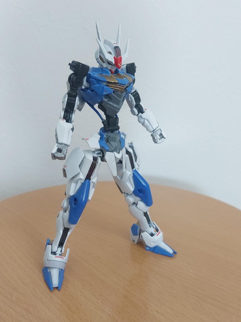 バルバトスのように、徐々に装甲を追加していくシステムも再現してみました。まずは第一形態。まさしく、痩せっぽっちですね