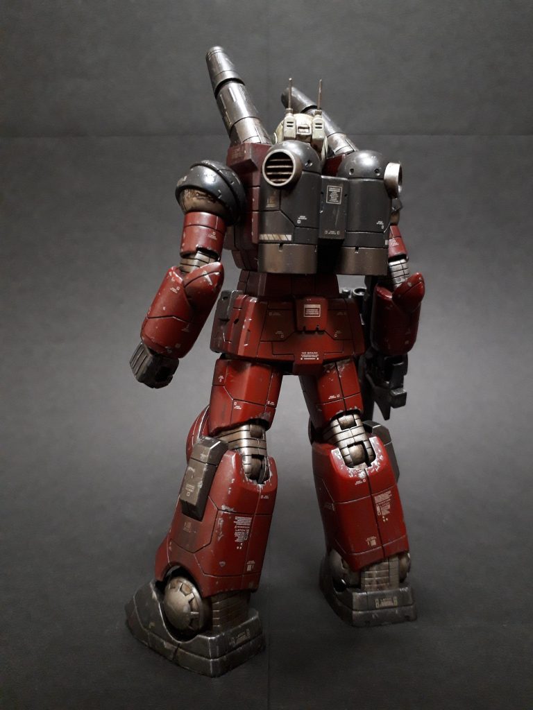 赤の発色は相変わらず思い通りにいきませんねぇ。ウェザリングをしなかったとしても、くすんであずき色に寄ってしまいます。練習！シルバーは新色「水性ホビーカラー スーパーメタリック スーパーファインシルバー」を使ってみました。通常のシルバーより隠蔽力が少し落ちたのかなと感じますが、仕上がりの質感は粒感が格段に下がって滑らかですね。あと希釈率も少し違うかも？（薄めすぎないほうがいいかも）