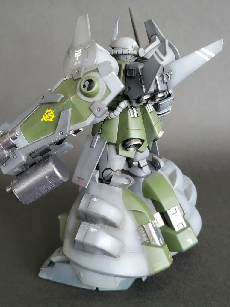 塗装は、HGUC をイメージし配色。グレーは、ジャーマングレーを吹いてから、ニュートラルグレーで立ち上げ。グリーンは、NATOグリーンを使用。