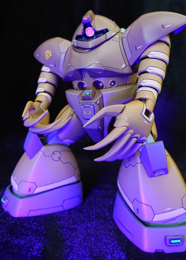 もちろん、蛍光塗料+UVライトでビコーンシステム発動ですね🤭