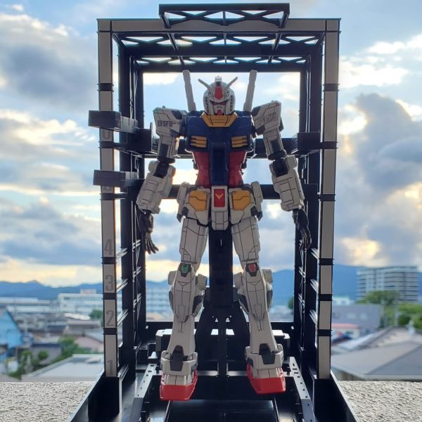 1/144  RX-78f00 GUNDAM DOCK