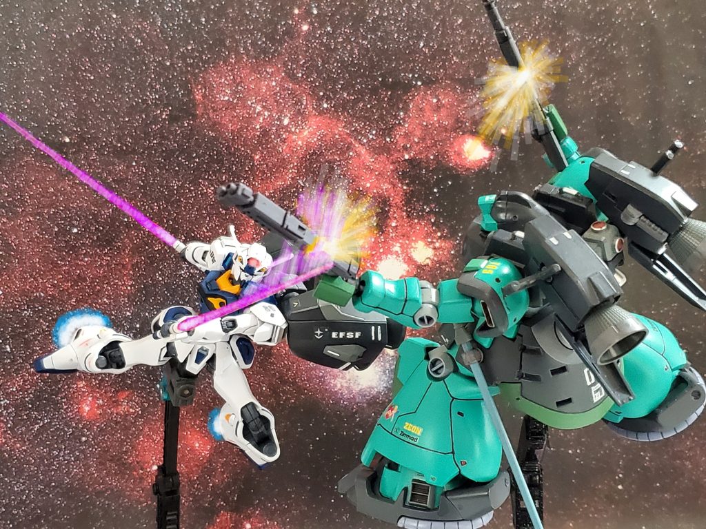 そして、次の瞬間❕これまでとは比べ物にならない程の速度でエマァ・ダイスに襲いかかるエンゲージゼロ~😱❗瞬時に火器を切り落とされるリック・ドムII~😢💦