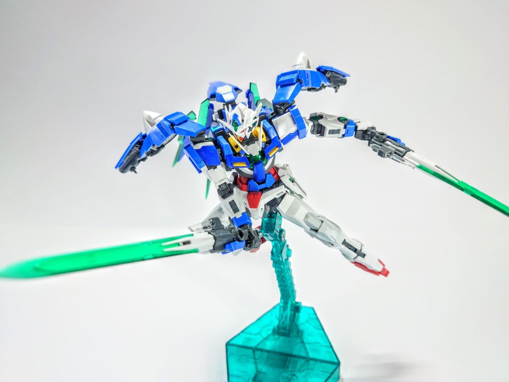 メイン武器はGNソードⅡとⅤのニコイチです。