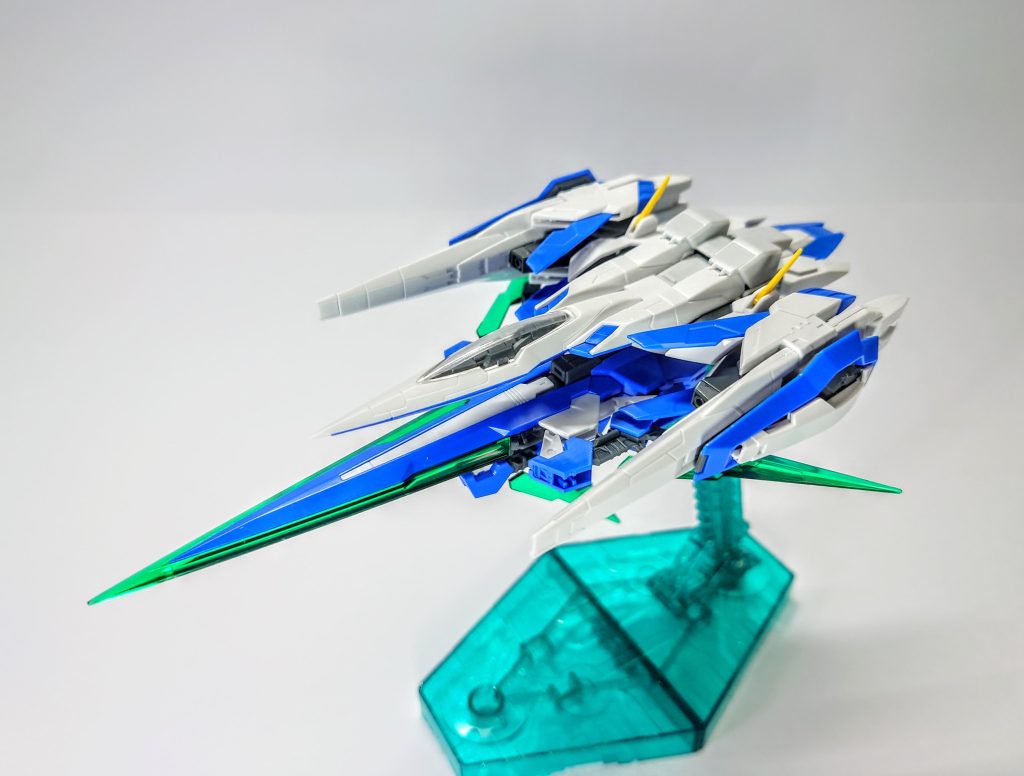 GN-010RE オーライザーリペア支援機も忘れずに。こちらは以前から大きな修正点はなく、シールドマウント用の穴をあけたくらいです。