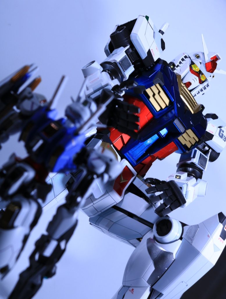 HGエアリアルを添えて。GUNDAM FACTORY YOKOHAMA限定キットですので、なかなか入手する機会もないかもしれませんが、横浜ガンダムを見に行ったら是非!