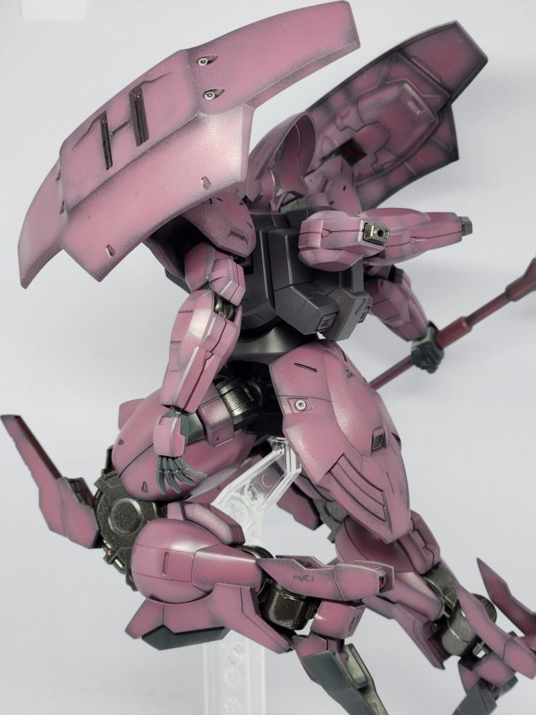 ポーズ1。専用の台座がありがてぇ🥶(笑)この肩アーマー大好物っす🍴