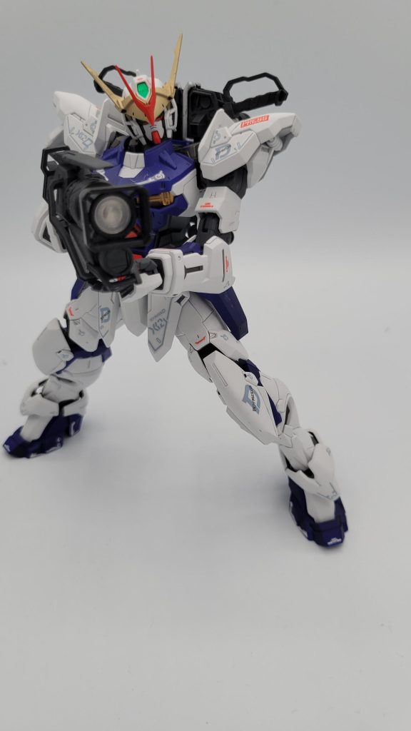 カメラのレンズも他じゃ余り見ない独特なクリアパーツが使われてて、面白いキットでした。