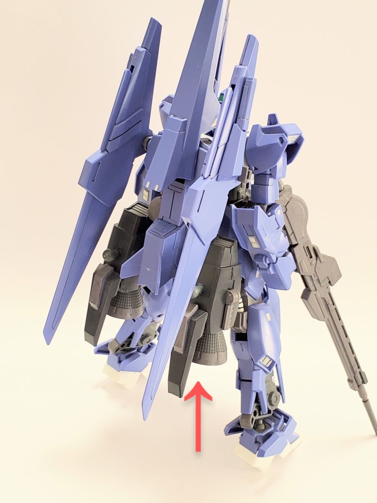 バーニアパックは素組みに部分塗装だけのかな~りの過去作品❕『百万式』君から拝借しました~😊💦部品を奪われたこの子も、いずれ百式タイプの機体として生まれ変わらせようと考えてます👍✨