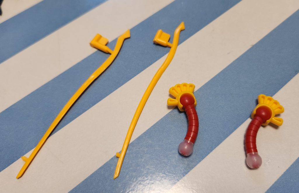 特徴的なアタマはこのパーツで作りました