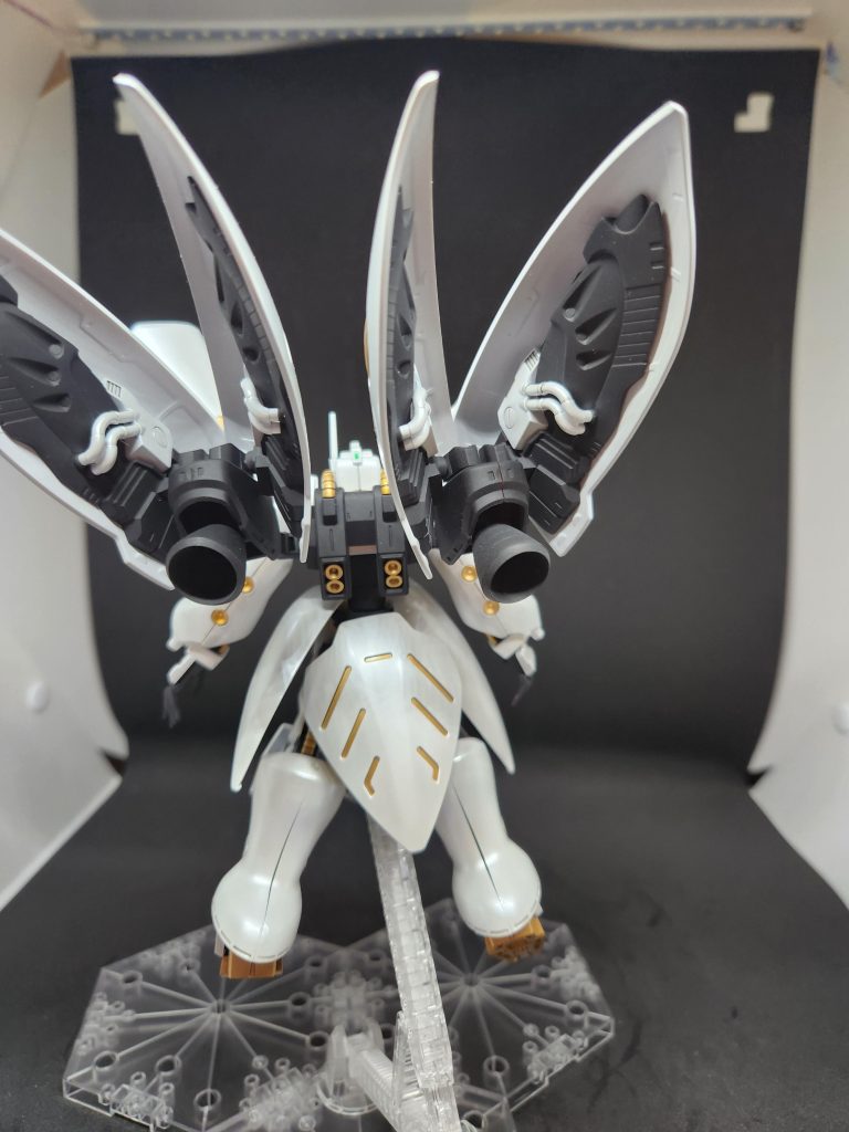 バックパックにキュベレイのバインダーを着けましたが、テレビ版ウイングガンダムゼロみたいですねw