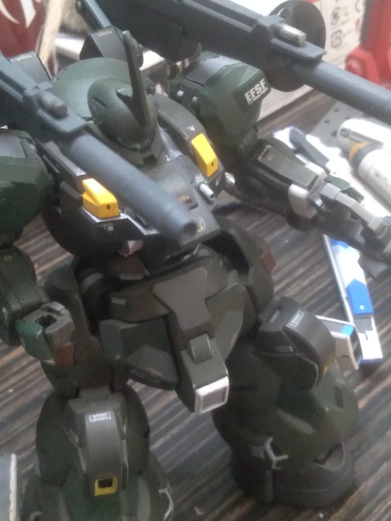 As for weaponry, it uses the backpack from the Sol variant. This particular one has had hard points added for mounting various types of equipment and weaponry. Shown are the 200mm high output beam cannons. These cannons are battery powered, so when they run out, they can be replaced for continuous use or purged for other equipment. The battery life is around 19-20 shots per cannon, depending on the output level. 