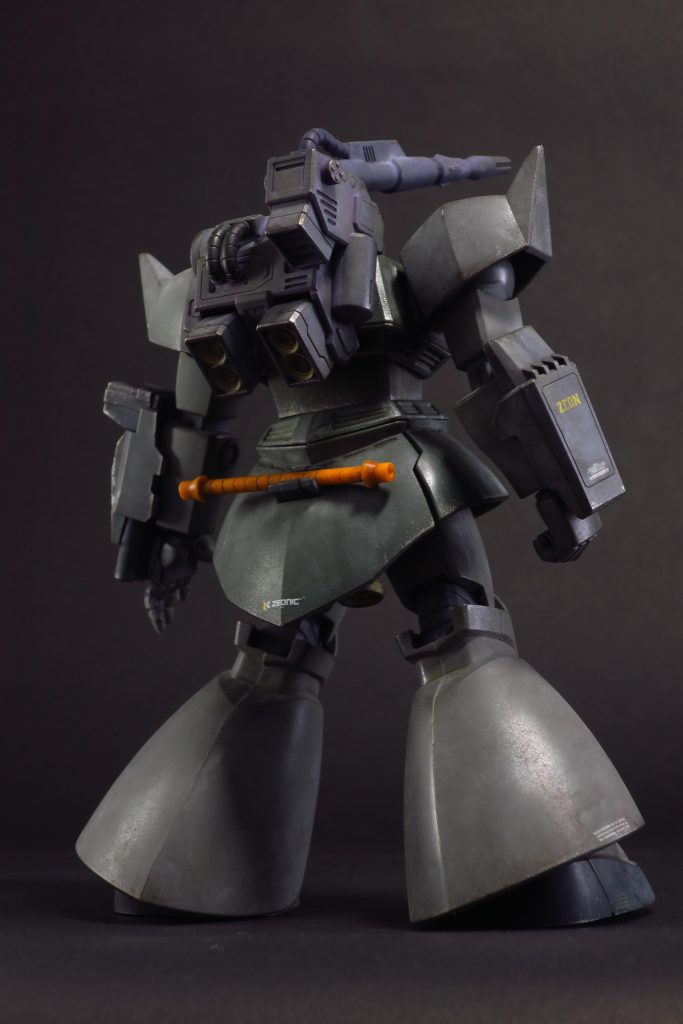 マルチホワイトのフィルタリングにより成形色が白っぽくなります。そのあとのグランドブラウンで成形色が復活し、退色表現の完成です。