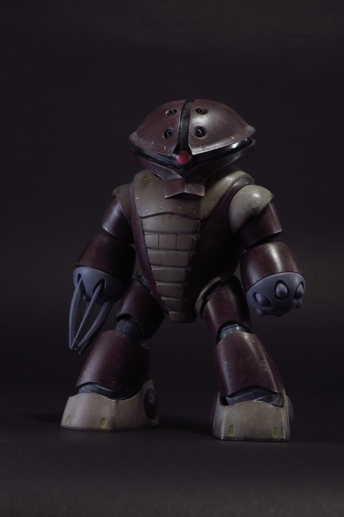 ぽつねんと佇んでる感じがめちゃめちゃ似合う。さすがアッガイさん。