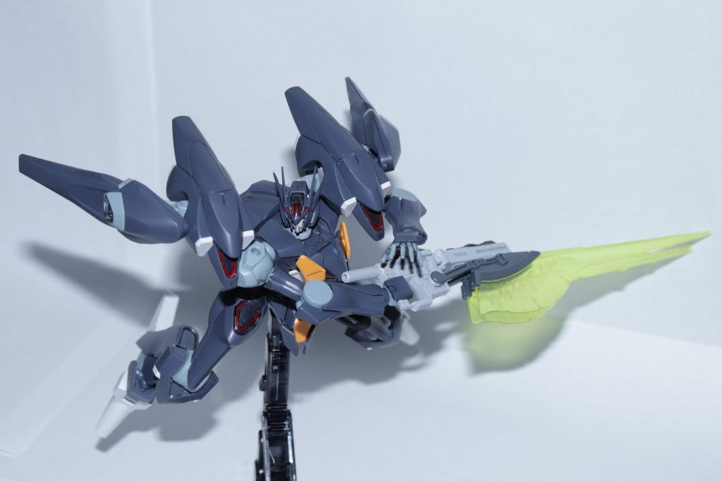 元キットの可動域がめちゃくちゃ広いおかげでいろんなポーズを決めることができました。