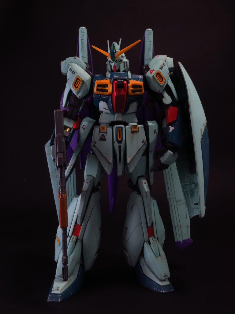 立ち姿はスラッとしてカッコいい。