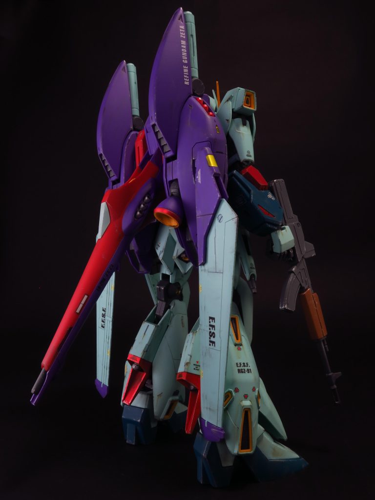 ウェザリングマスターのグレーとオイルで汚しを追加。