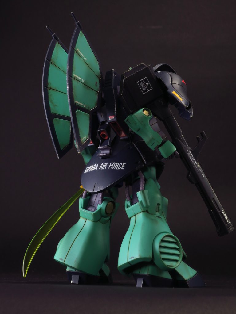 ウェザリングマスターのオイルで丸みのあるエッジ部分が目立つように汚してます。