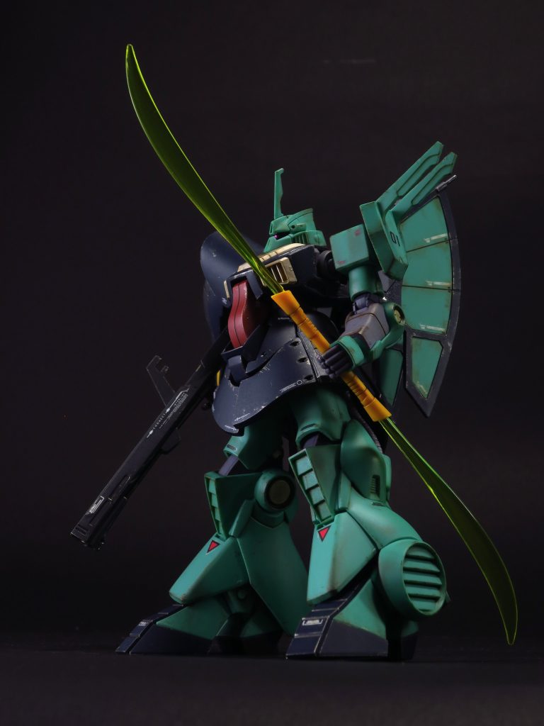 グリーンがティファニー的な雰囲気だったので、イエローのパーツはホワイトゴールドにして高級感を。そして汚すという。矛盾してますね。だがそれがいい。