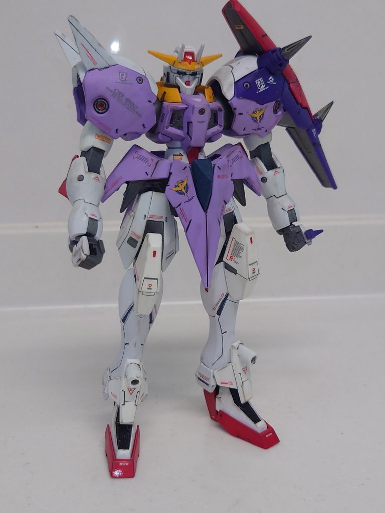 最後に武装全解除妻からは美脚と言われました😅次回ラファエルガンダムを作る時はノーマルのラファエルガンダムを作りたいと思います!最後まで見て頂いてありがとうございました!